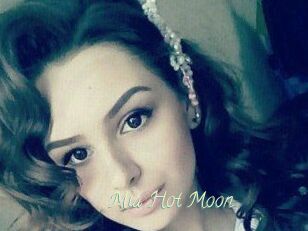 Mia_Hot_Moon