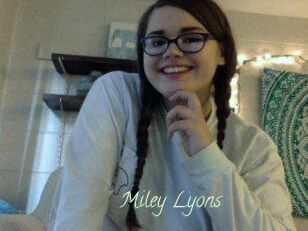 Miley_Lyons